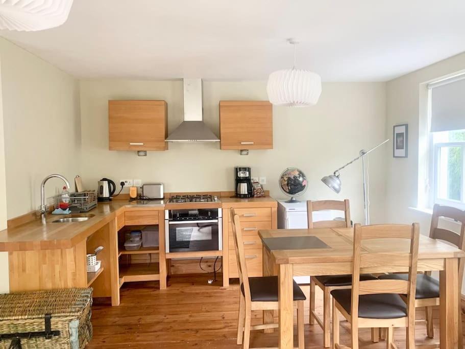 Delightful Ely House Bright And Warm With Cathedral View 아파트 외부 사진