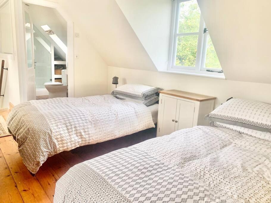 Delightful Ely House Bright And Warm With Cathedral View 아파트 외부 사진