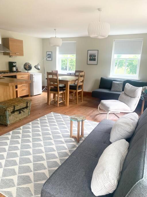 Delightful Ely House Bright And Warm With Cathedral View 아파트 외부 사진