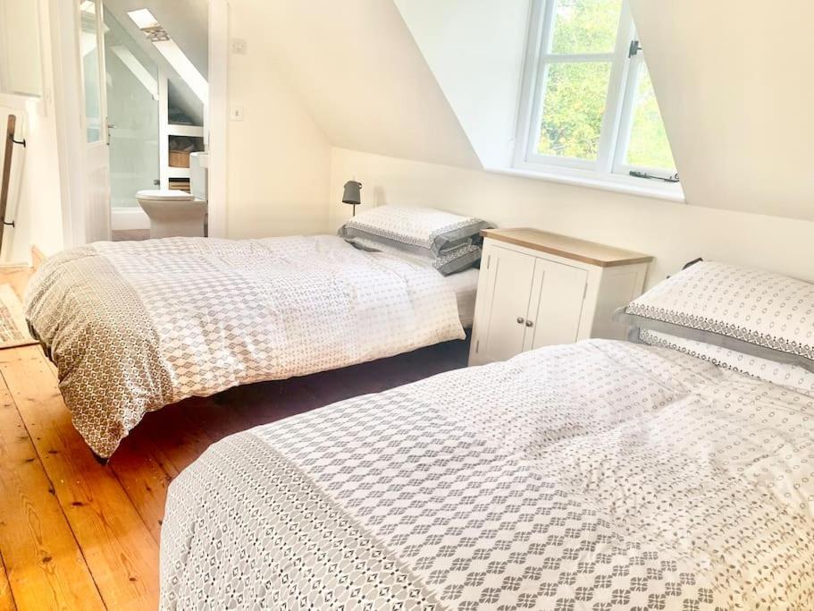 Delightful Ely House Bright And Warm With Cathedral View 아파트 외부 사진