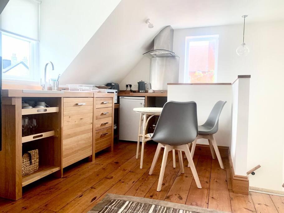 Delightful Ely House Bright And Warm With Cathedral View 아파트 외부 사진